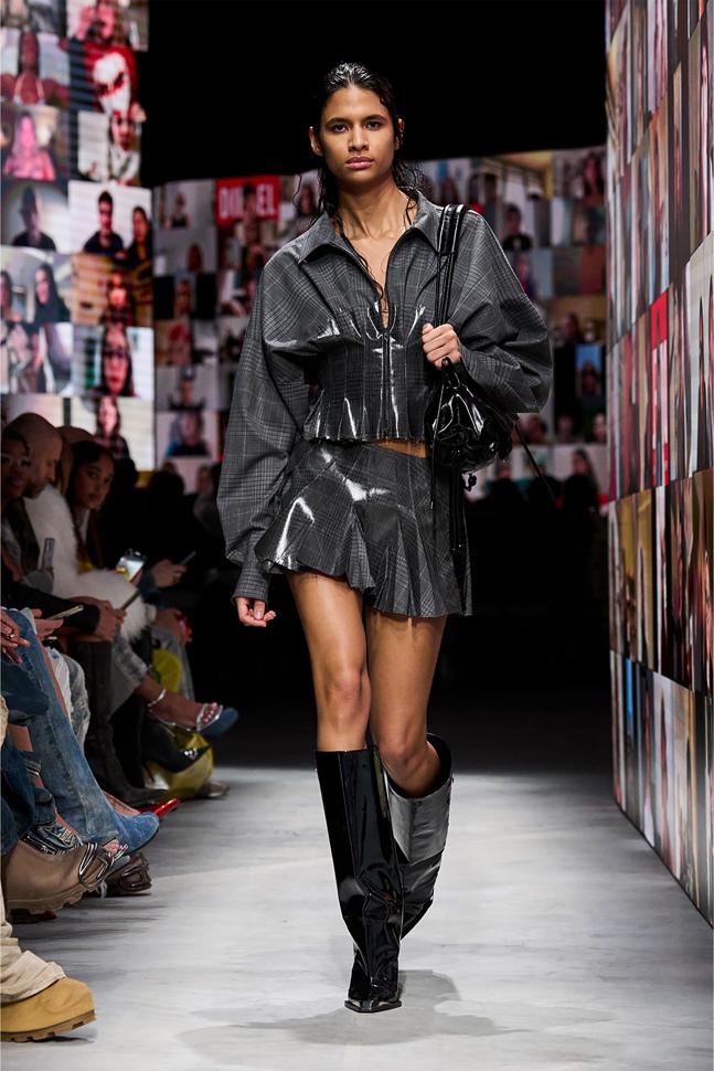 SCRUNCH-D SHOULDER M SHOULDER BAG