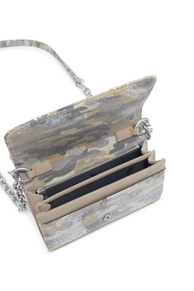 CHARM-D WALLET STRAP WALLET