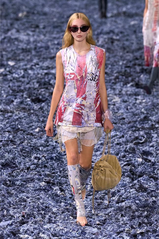 SCRUNCH-D CROSSBODY L TRAVEL BAG