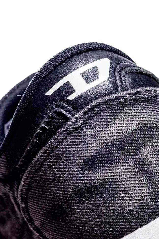 S-PASS ON SNEAKERS